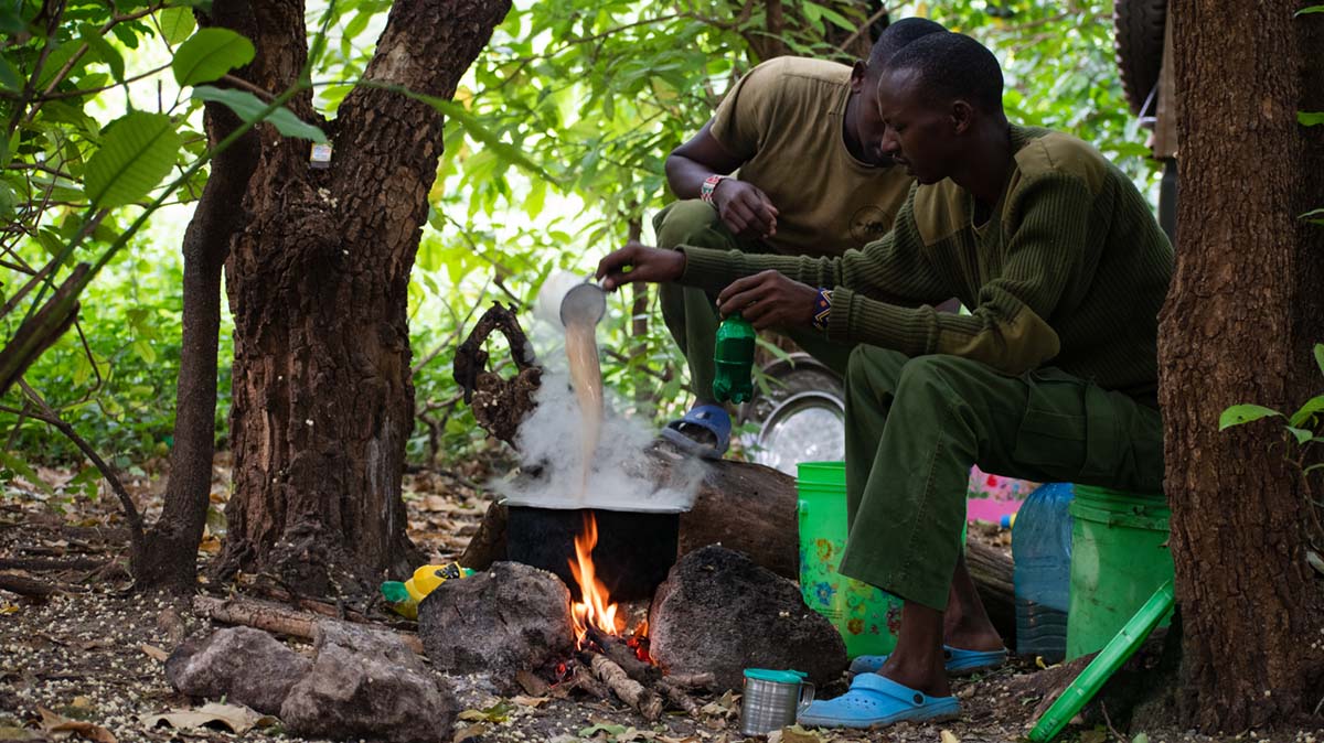 220712 big life rangers prepare food in the bush